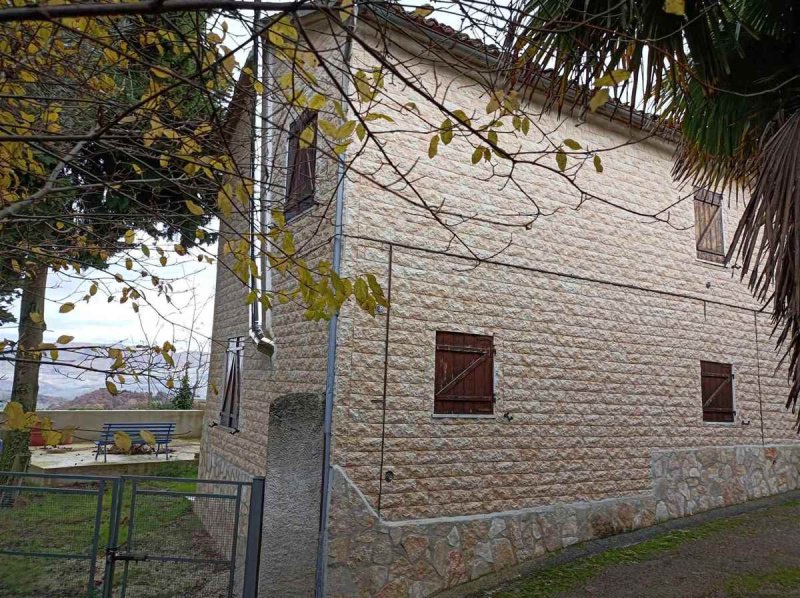 Maison individuelle à San Severino Marche