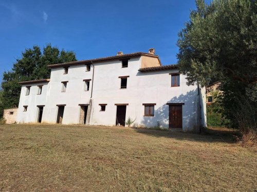 Klein huisje op het platteland in San Severino Marche