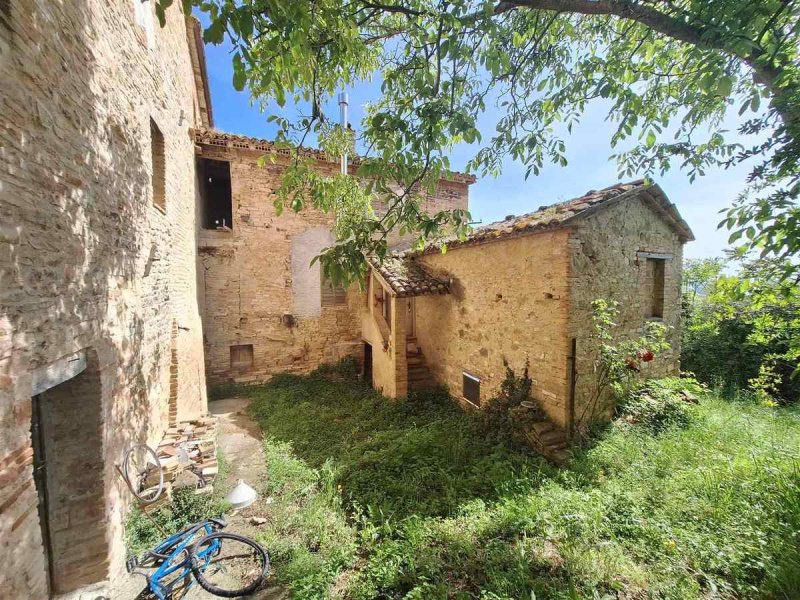 Casa semi-independiente en San Severino Marche