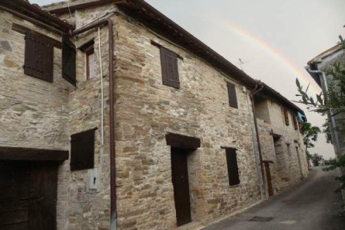 Casa semi indipendente a San Severino Marche