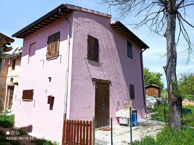 Top-to-bottom house in San Severino Marche