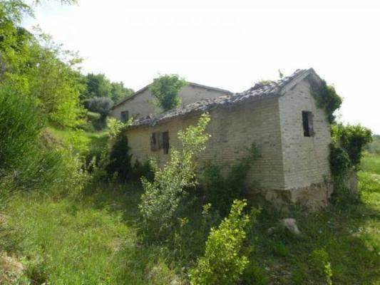 Klein huisje op het platteland in San Severino Marche