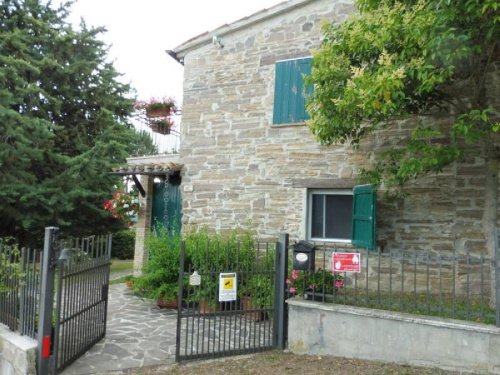 Casa semi indipendente a San Severino Marche