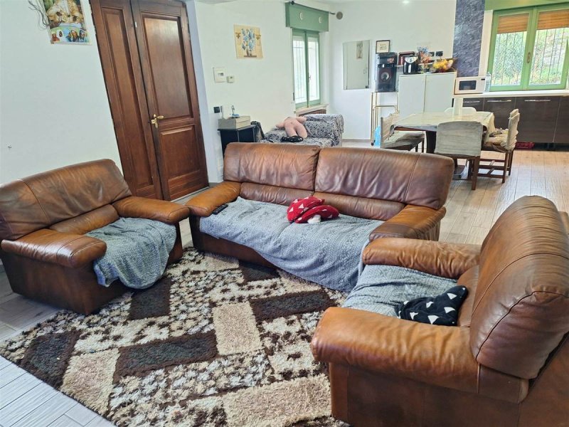 Casa semi indipendente a San Severino Marche