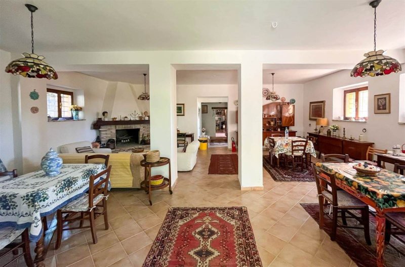 Moradia em San Severino Marche