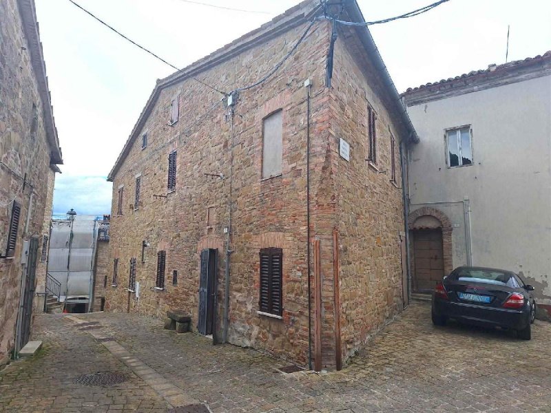 Casa semi indipendente a Castelraimondo