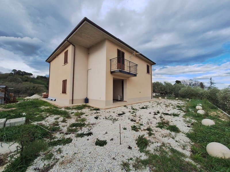 Einfamilienhaus in San Severino Marche