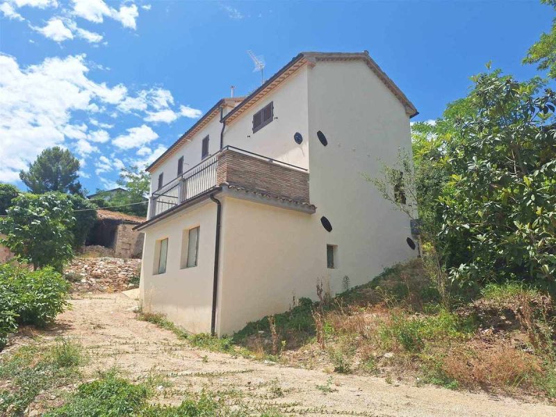 Detached house in San Severino Marche