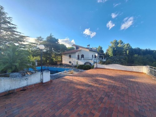 Villa in San Severino Marche