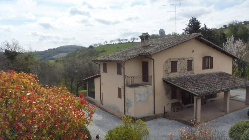 4 Bedrooms Farmhouse for sale in San Severino Marche [796174] | Gate-away®