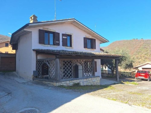 Einfamilienhaus in San Severino Marche