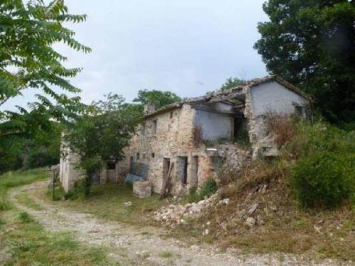 Klein huisje op het platteland in San Severino Marche