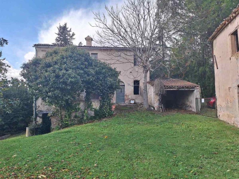 Bauernhaus in Treia