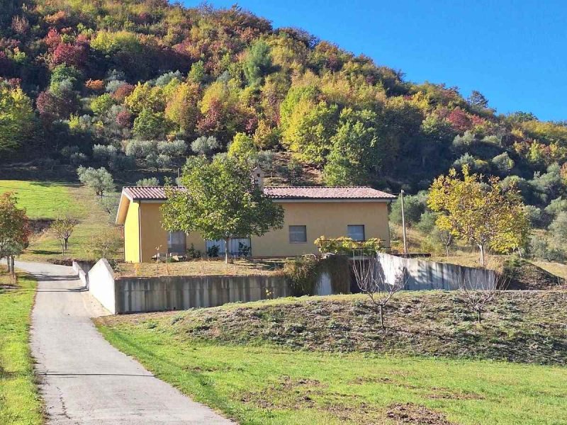 Maison individuelle à San Severino Marche