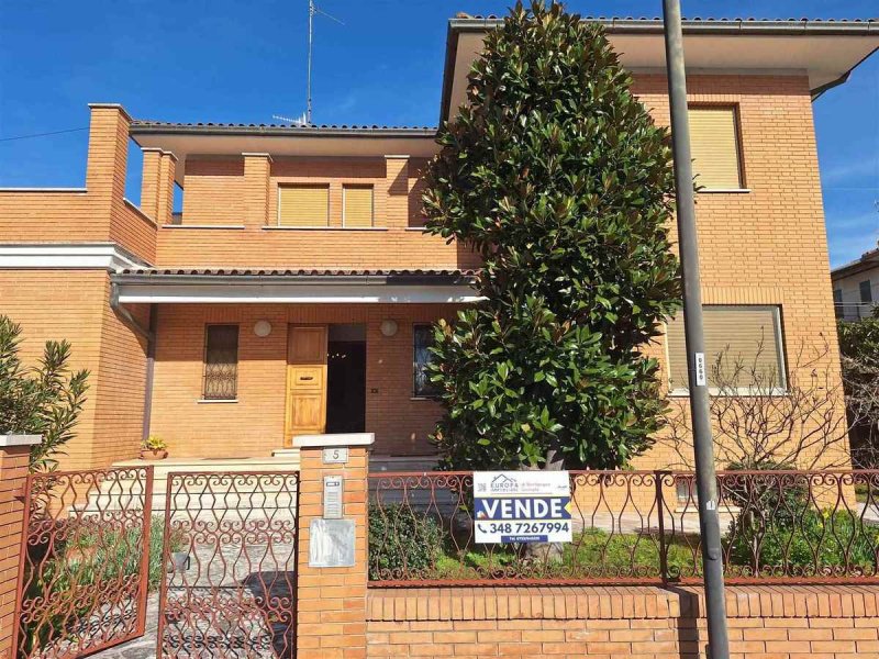 Casa en Treia
