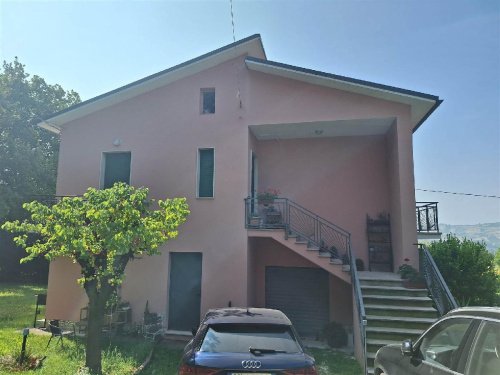 Vrijstaande woning in San Severino Marche