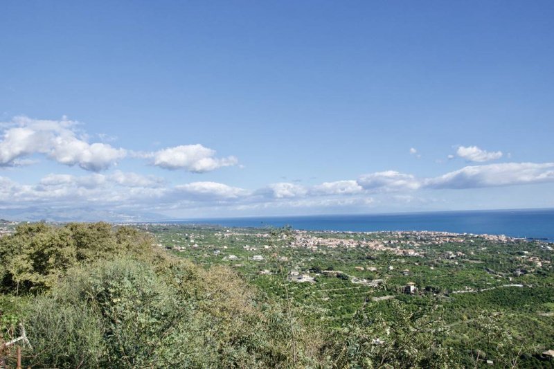 Terreno edificable en Acireale