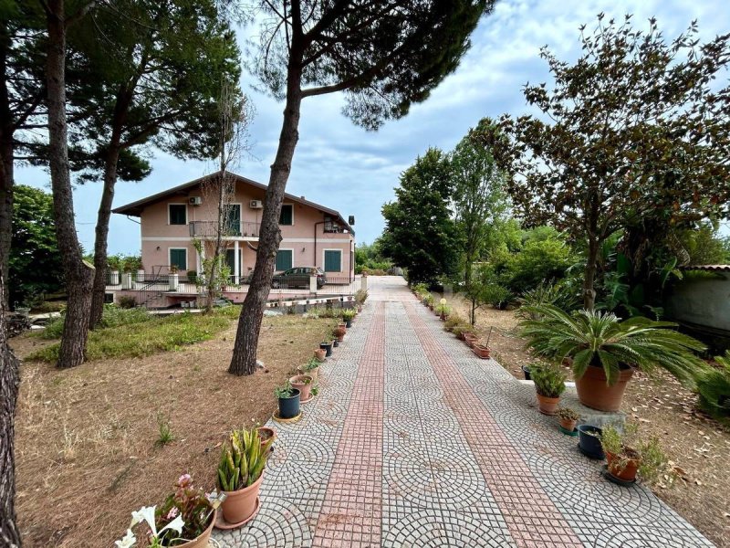 Villa en Aci Bonaccorsi