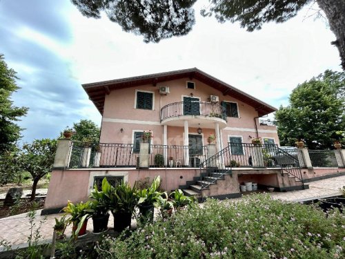 Villa a Aci Bonaccorsi