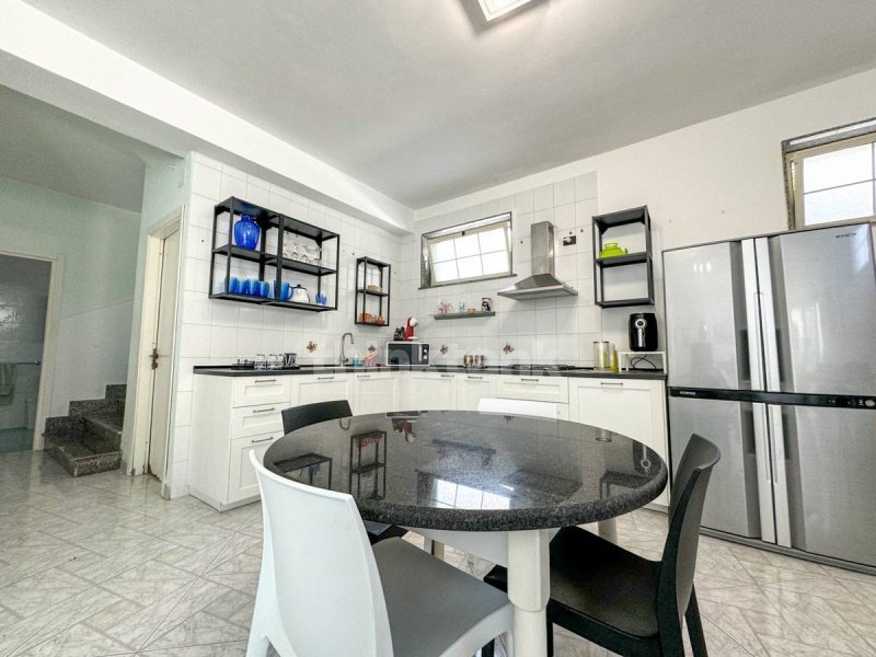 Apartamento em Avola