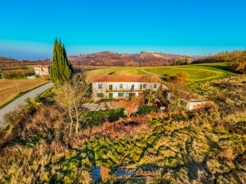 Maison de campagne à Clavesana