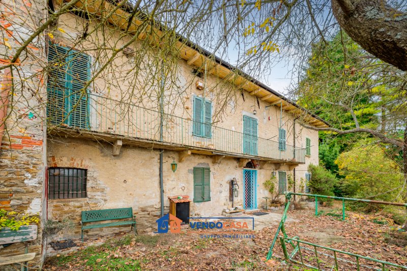 Casa indipendente a Mombarcaro