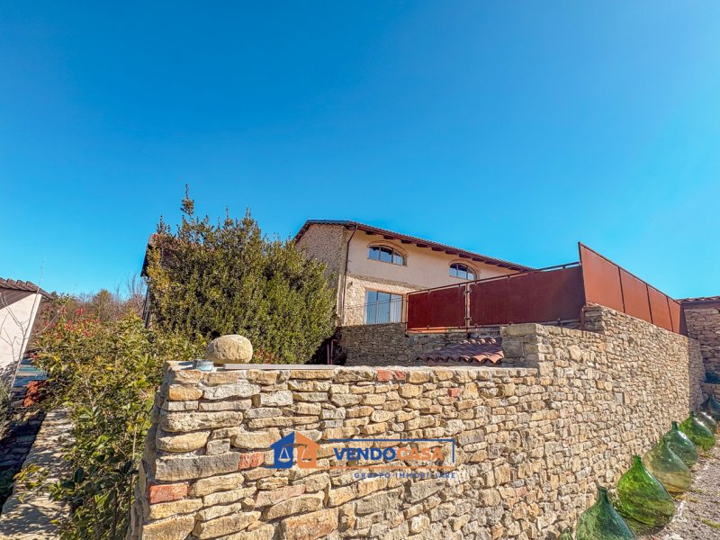 Villa en Monforte de Alba