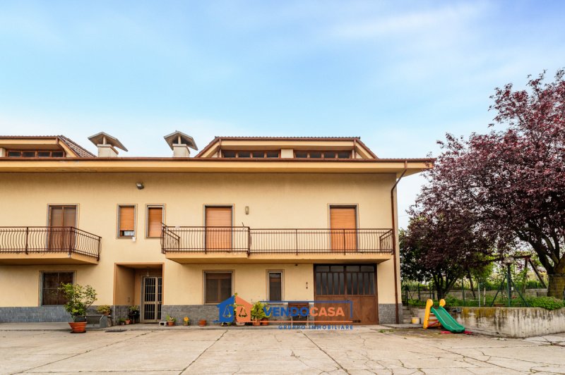 Casa di campagna a Farigliano