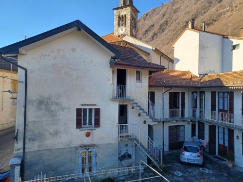 Vrijstaande woning in Omegna