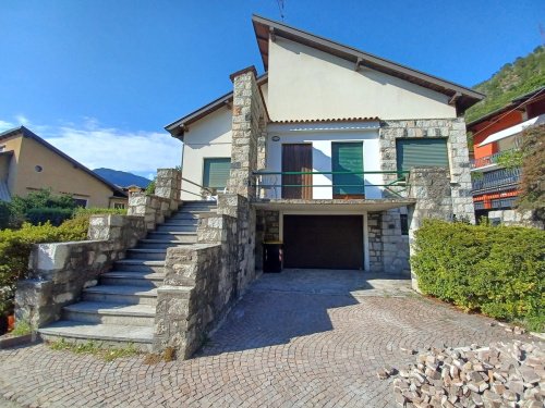 Casa indipendente a Omegna
