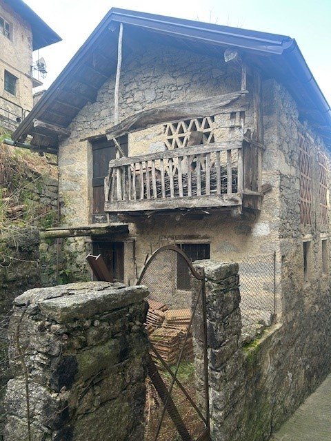 Casa indipendente a Quarna Sotto
