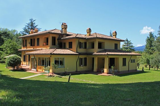 Villa in Bagnone