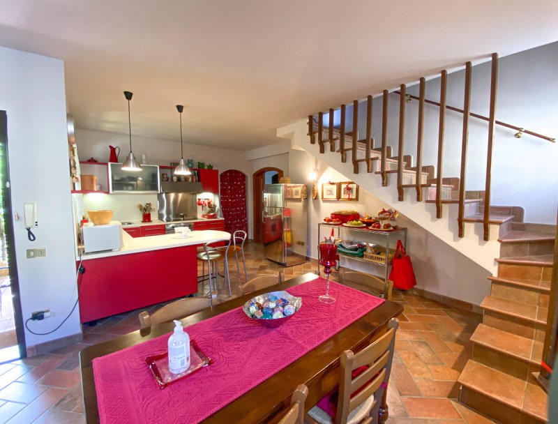 Self-contained apartment in Montescudaio