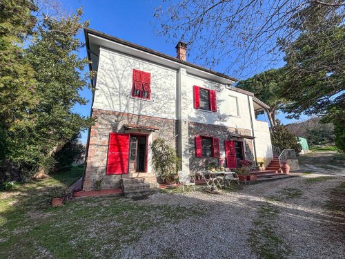 Detached house in San Vincenzo