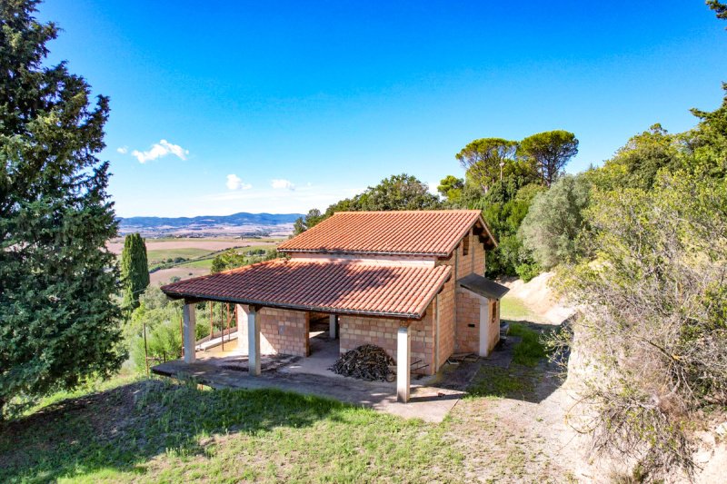 Villa in Castellina Marittima