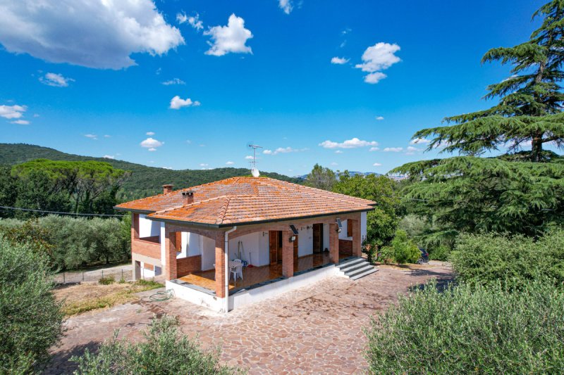 Villa à Montecatini Val di Cecina