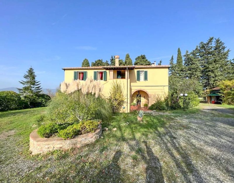Villa in Montescudaio