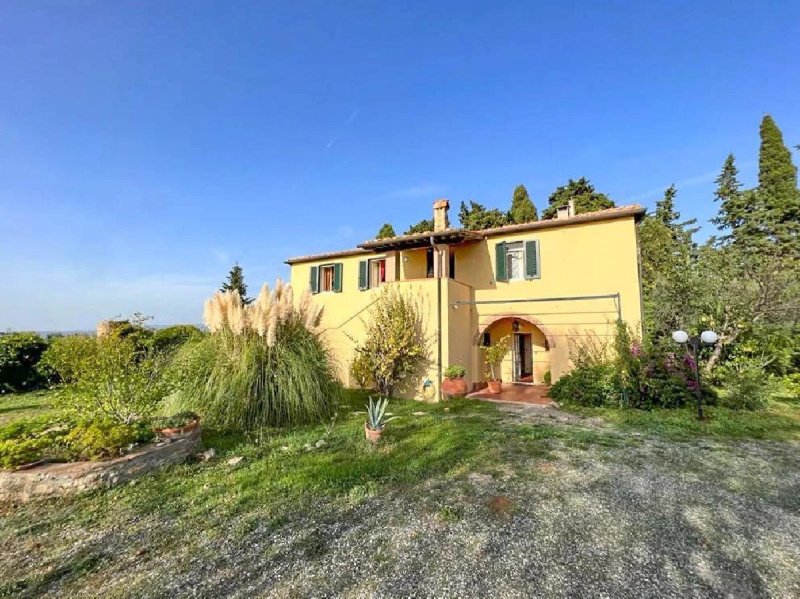 Villa in Montescudaio