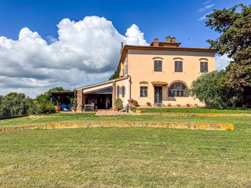 Villa in Cecina