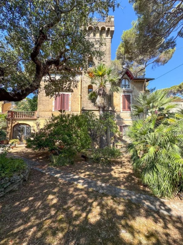 Moradia em Rosignano Marittimo