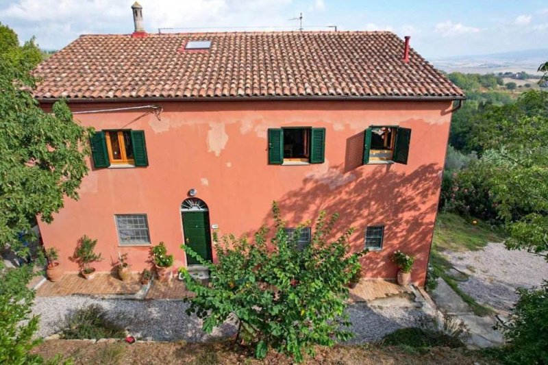 Klein huisje op het platteland in Rosignano Marittimo