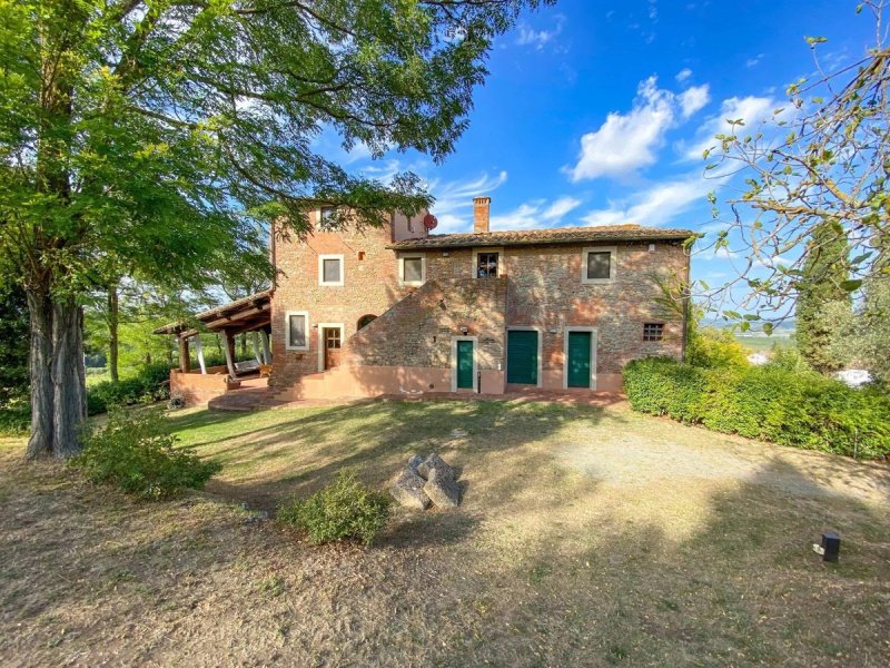 Klein huisje op het platteland in Terricciola