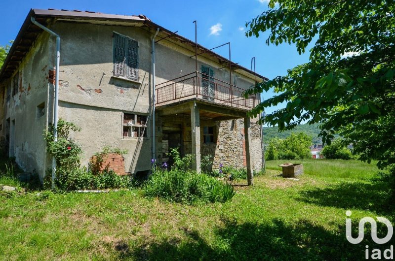 House in Millesimo