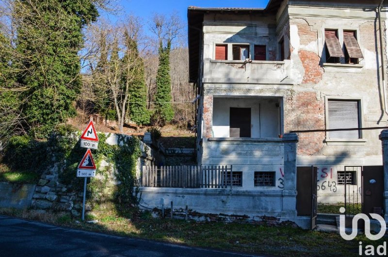 Doppelhaushälfte in Cengio