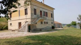 Casolare a Montelparo