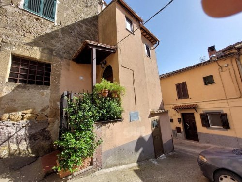 Detached house in Ischia di Castro