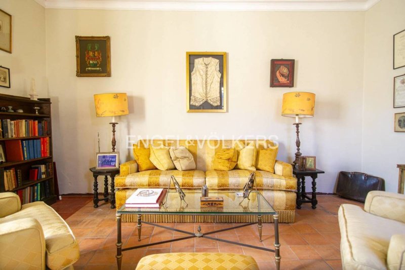 科尔菲尼奥公寓