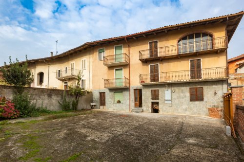 Semi-detached house in Tonco