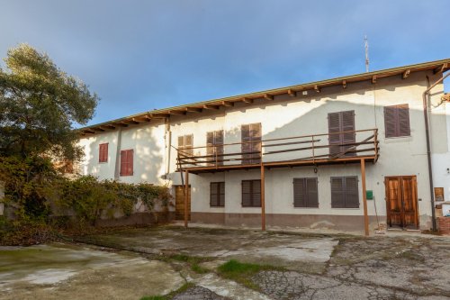 Semi-detached house in Alfiano Natta