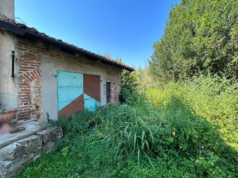 Semi-detached house in Montemagno